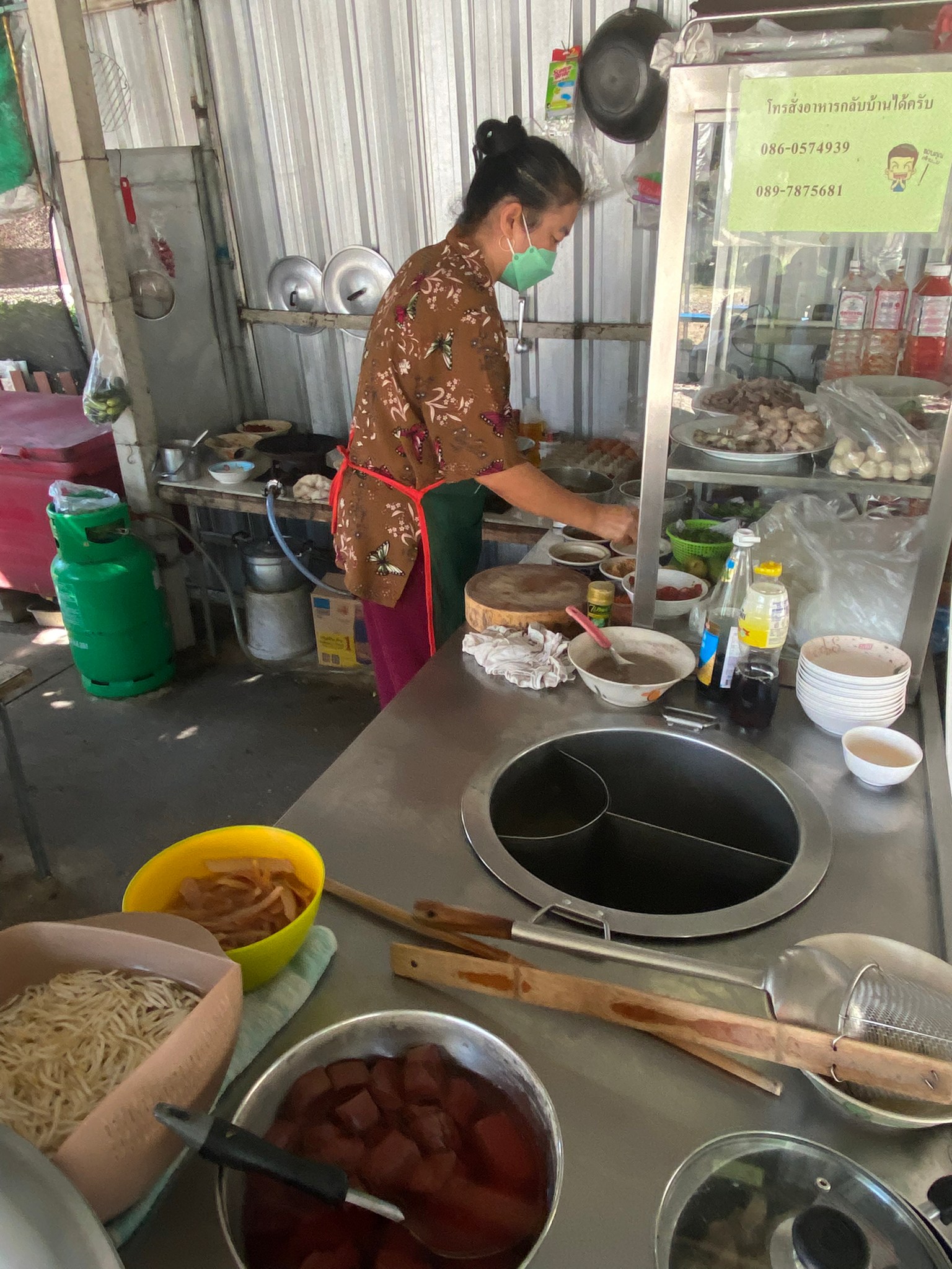 ร้านแอบอร่อย ซ.วัดศรี แต่ความอร่อย ไม่แอบนะ