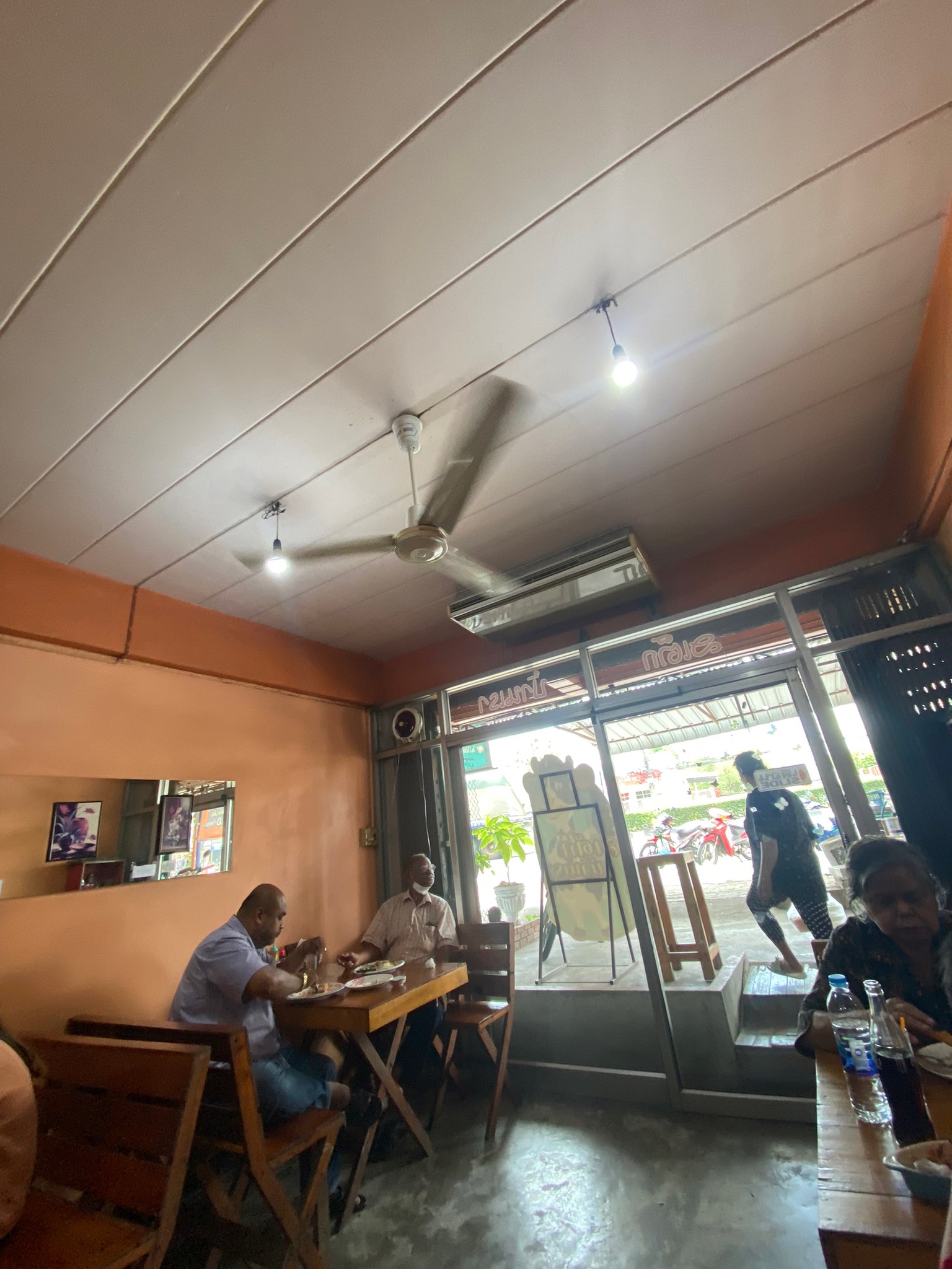 ร้านสเต็กบ้านเรา อร่อย ราคาโดน ๆ เหมือนมาทาน อาหารบ้านเพื่อนเลย